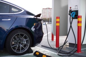 Passer à la voiture électrique est un choix malin, mais il faut maîtriser le budget recharge. Entre les bornes publiques aux tarifs variables, la recharge à domicile et les abonnements opaques, la facture peut vite grimper si vous ne faites [&hellip;]