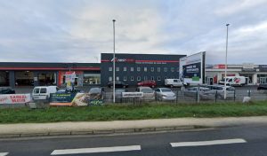 Centre contrôle technique DEKRA à Notre-Dame-d'Oé