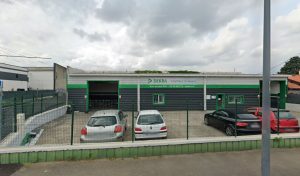 Centre contrôle technique DEKRA à Décines-Charpieu