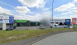 Centre contrôle technique DEKRA à Châteaubernard