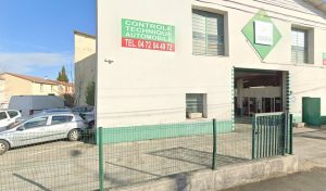 Centre contrôle technique DEKRA à Vaulx-en-Velin