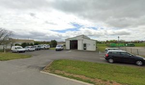 Centre contrôle technique DEKRA à Prin-Deyrançon